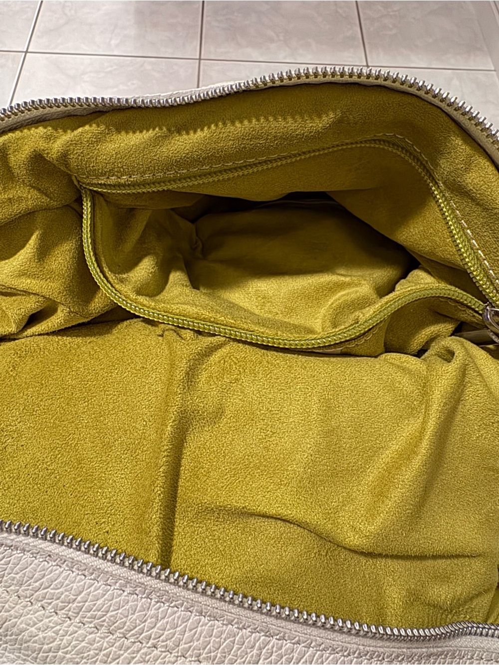 Italian Classic White Leather Shoulder Bag with Black Strap Accents - Picture 10 of 10